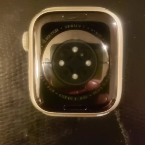 Apple Watch Series 7 – 41mm GPS + Cellular (Starlight Aluminum)